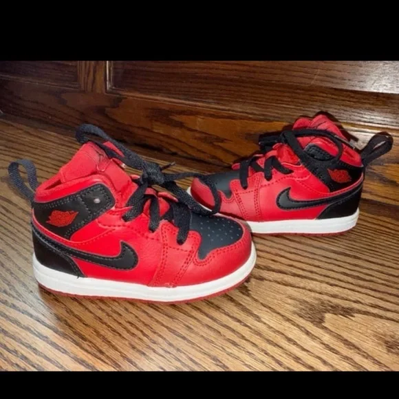 Black and red Air Jordan’s 7C - Picture 6 of 7